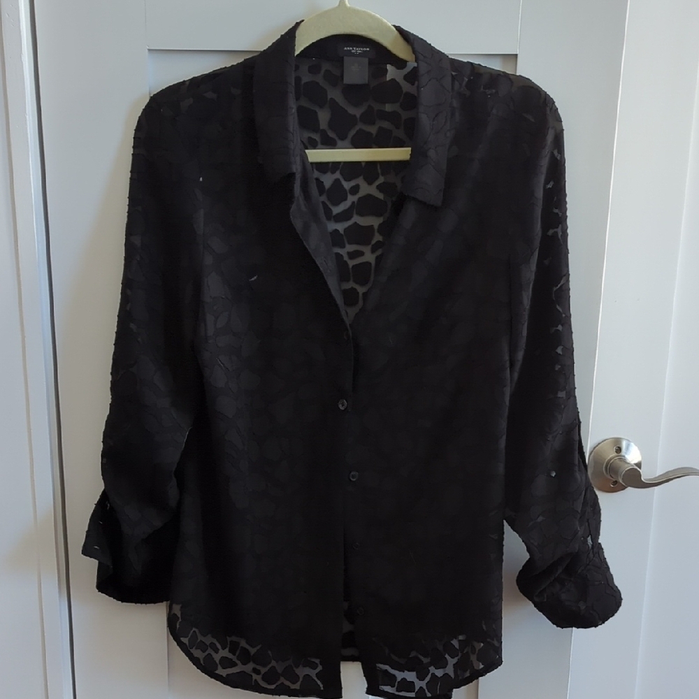 VINTAGE AT Black Button-Up Blouse